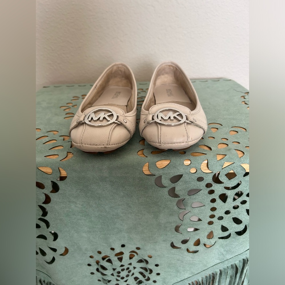 Michael Kors flat